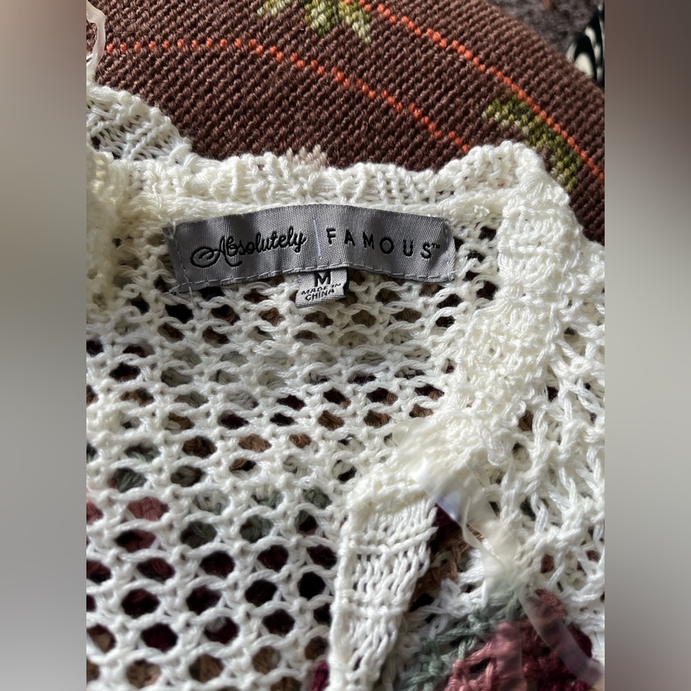 Absolutely Famous pink and White Shrug Sweater - Picture 6 of 7